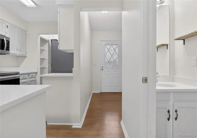 Photo 4 of Townhouse for sale at 3209 S Estes St, Lakewood, CO 80227 | MLS# 7607158 | Listing updated on 2026-08-06