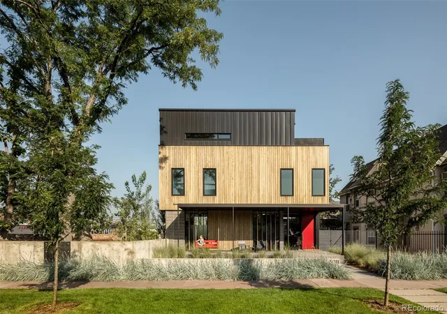 2nd image of 3011 Lawrence St, Denver, CO 80205 | MLS# 7155853