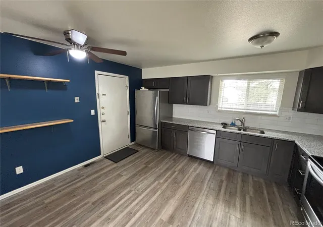 Photo 3 of Single family home for sale at 950 S Waco Way, Aurora, CO 80017 | MLS# 3597263 | Listing updated on 2026-09-18