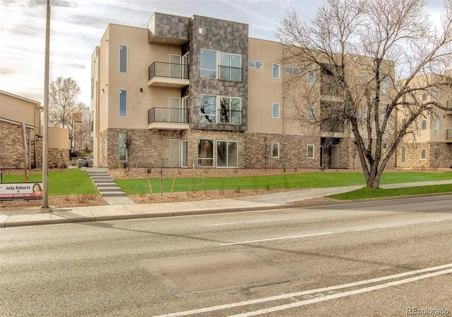 3rd image of 14916 E Hampden Ave, Aurora, CO 80014