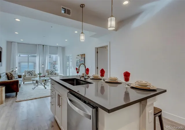 3rd image of 14916 E Hampden Ave, Aurora, CO 80014