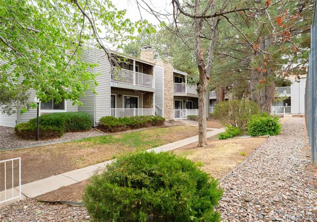 Homes for sale in Aurora, CO | 901 S Zeno Way, Aurora, CO 80017 | Houzeo