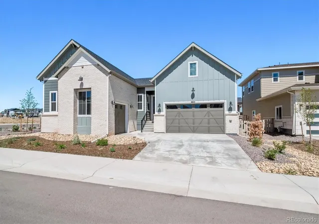 Photo 2 of Single family home for sale at 8610 Yellowcress St, Littleton, CO 80125 | MLS# 1783748 | Listing updated on 2026-09-01