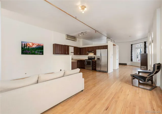4th image of 2944 Zuni St, Denver, CO 80203