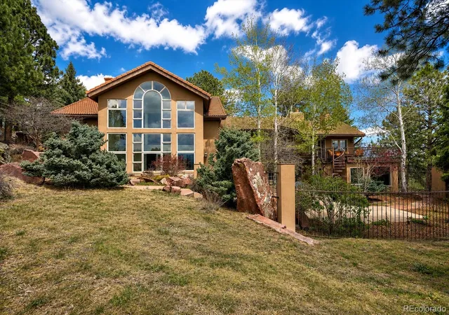 Photo 3 of Single family home for sale at 1952 Montane Dr, Golden, CO 80401 | MLS# 4857550 | Listing updated on 2026-10-03