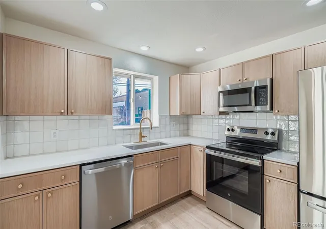 4th image of 3501 Holly St, Denver, CO 80207 | MLS# 9877420