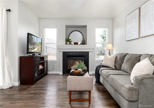 Listing Photo 5 - Condo for sale in building located at 18397 E Alabama Pl, Aurora, CO 80017 - Unit #D