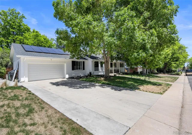 4th image of 3941 S Hillcrest Dr, Denver, CO 80237 | MLS# 9533389