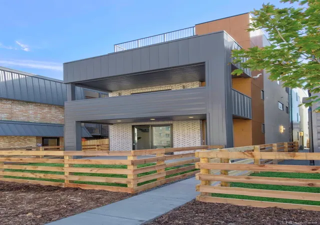 2nd image of 826 N Cherry St #2, Denver, CO 80220 | MLS# 9376916