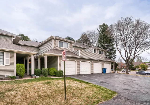 Homes for sale in Aurora, CO | 12560 E Warren Dr #D, Aurora, CO 80014 | MLS# 1835680