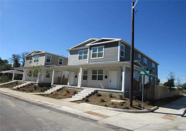 Photo 2 of Townhouse for sale at 2378 N Emporia St, Aurora, CO 80010 | MLS# 7075161 | Listing updated on 2026-09-21