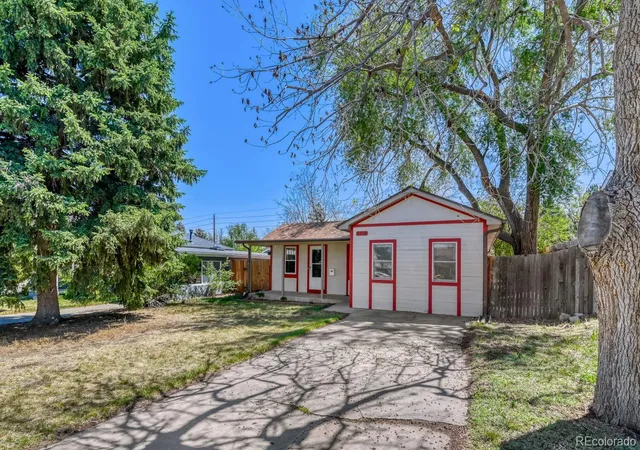 Homes for sale in Englewood, CO | 4218 S Cherokee St, Englewood, CO 80110 | MLS# 8262711