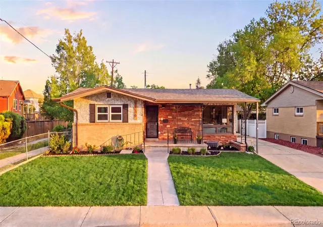 Homes for sale in Longmont, CO | 1350 Grant St, Longmont, CO 80501 | MLS# 4371860