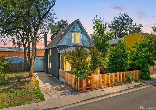 2nd image of 1580 Dallas St, Aurora, CO 80010 | MLS# 8006518