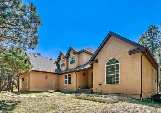 1st image of 3392 Estates Cir, Larkspur, CO 80118 | MLS# 5400225