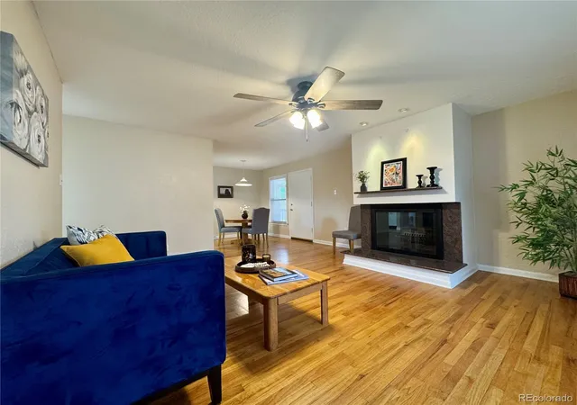 1st image of 962 S Holly St, Denver, CO 80246 | MLS# 5303149