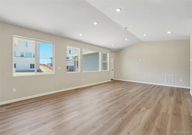 3rd image of 24406 E 35Th Dr, Aurora, CO 80019 | MLS# 4918714