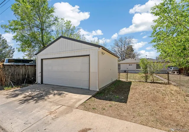 25th image of 320 Stuart St, Denver, CO 80219 | MLS# 9244813