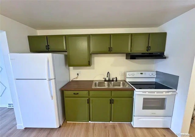 4th image of 10800 E 4Th Wy, Aurora, CO 80010 | MLS# 9764435