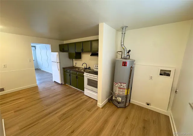 5th image of 10800 E 4Th Wy, Aurora, CO 80010 | MLS# 9764435