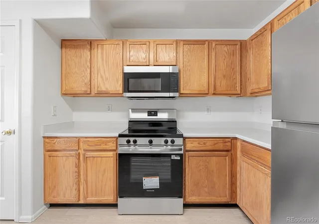 Listing Photo 4 - Condo for sale in building located at 1276 S Zeno Cir, Aurora, CO 80017 - Unit #E