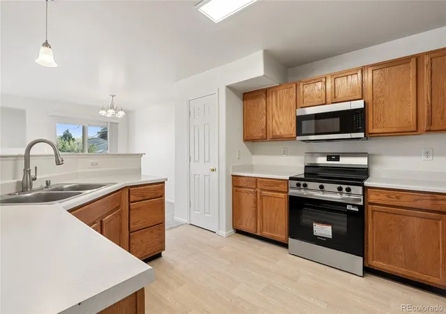 Listing Photo 5 - Condo for sale in building located at 1276 S Zeno Cir, Aurora, CO 80017 - Unit #E