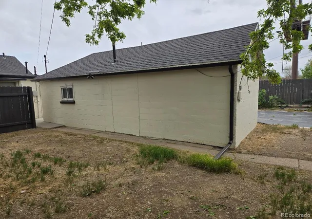 3rd image of 1525 Roslyn St, Denver, CO 80220 | MLS# 5675812