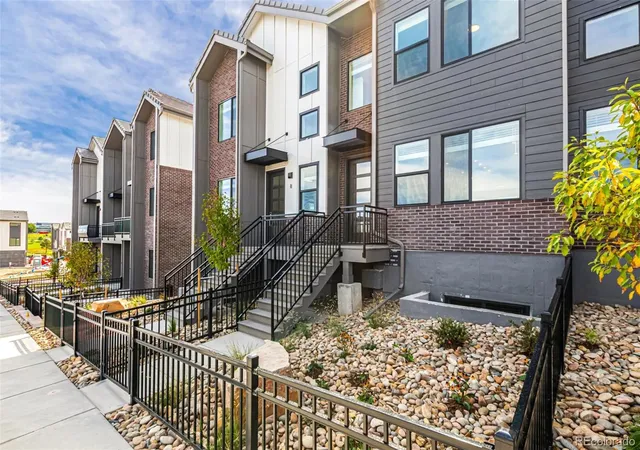 1st image of 31 Ascent Trl, Englewood, CO 80112 | MLS# 1803531