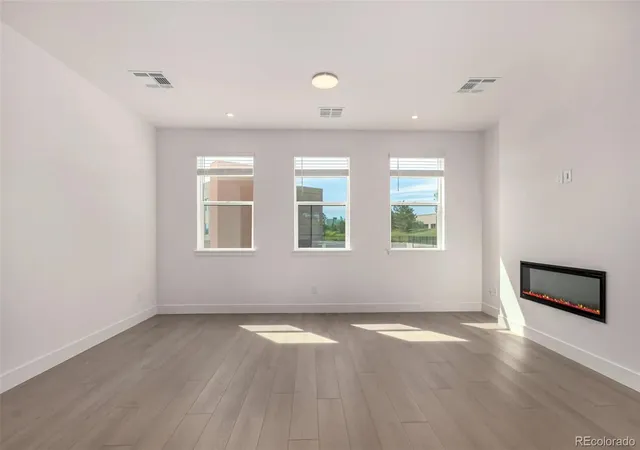 4th image of 31 Ascent Trl, Englewood, CO 80112 | MLS# 1803531
