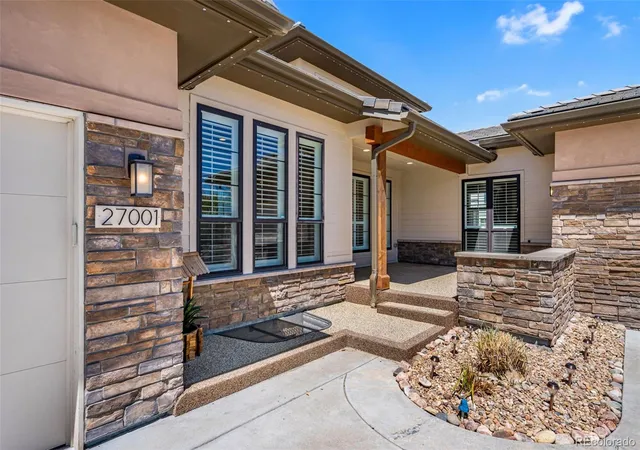 4th image of 27001 E Long Cir, Aurora, CO 80016 | MLS# 6620084