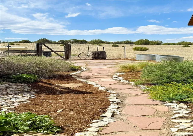 4th image of 965 Newton Rd, Pueblo, CO 81005 | MLS# 4847746