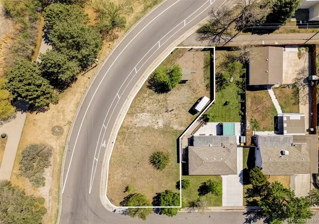 2nd image of 910 S Alcott St, Denver, CO 80219 | MLS# 2322071