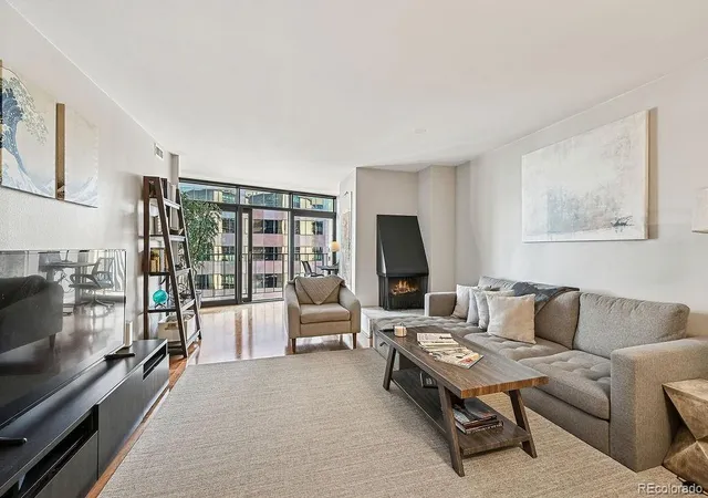 Photo 2 of Condo for sale at 1777 Larimer St #1909, Denver, CO 80202 | MLS# 1656984 | Listing updated on 2026-09-27