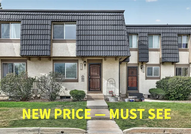 Townhouse for sale at 6870 S Broadway, Centennial, CO 80122 | MLS# 5503443
