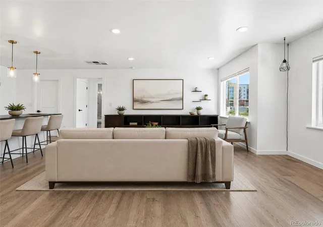 3rd image of 2815 S Glencoe St, Denver, CO 80222 | MLS# 3609642