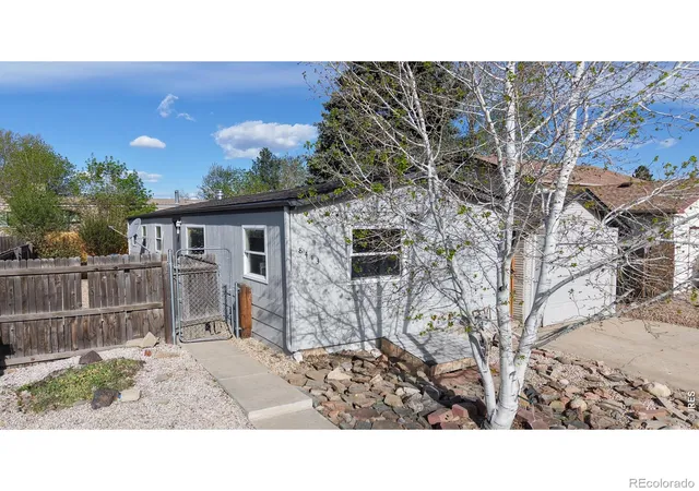 3rd image of 8413 Peakview Dr, Fort Collins, CO 80528 | MLS# IR1057791