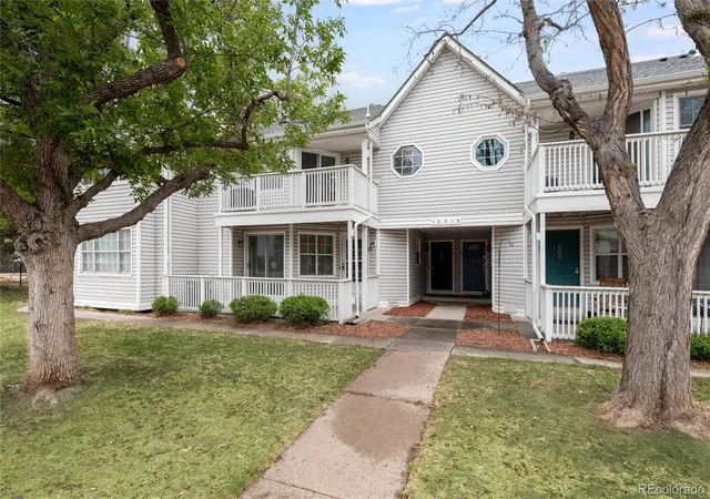 Homes for sale in Aurora, CO | 12513 E Pacific Cir #D, Aurora, CO 80014 | MLS# 4011430