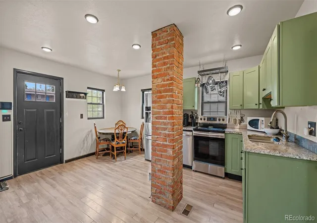 Photo 4 of Single family home for sale at 740 Depew St, Lakewood, CO 80214 | MLS# 3875374 | Listing updated on 2026-10-08