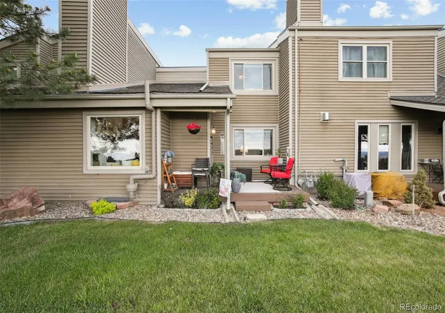 Homes for sale in Littleton, CO | 6948 Buckskin Dr, Littleton, CO 80125 | MLS# 2953283