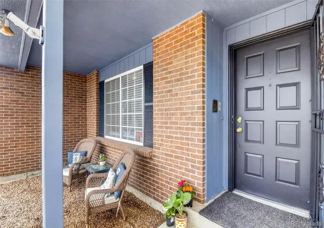 4th image of 4867 S Johnson St, Littleton, CO 80123 | MLS# 5250169