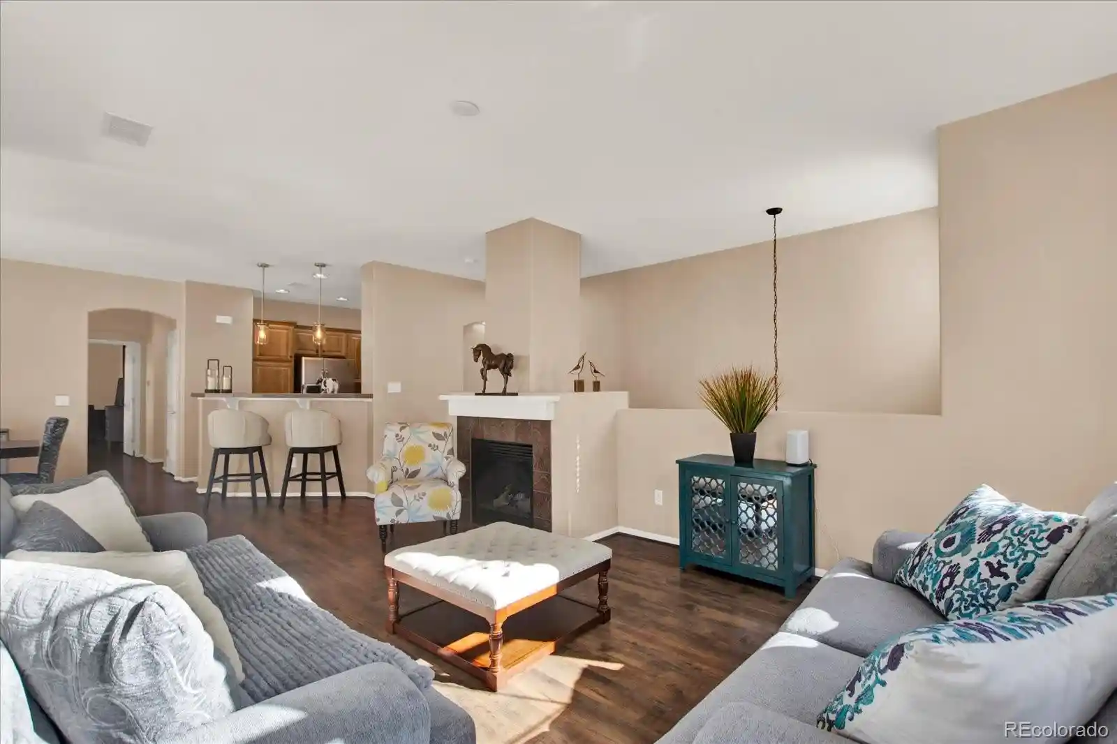 Listing Photo 2 - Condo for sale in 9451 Elmhurst Ln located at 9451 Elmhurst Ln, Highlands Ranch, CO 80129 - Unit 9451 Elmhurst Ln