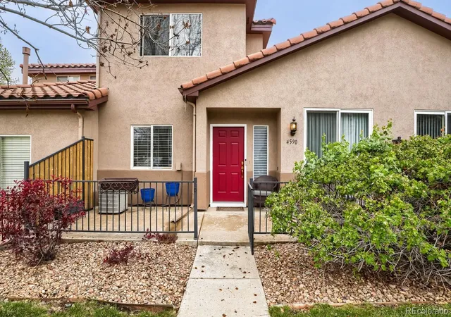1st image of 4590 S Auckland Ct, Aurora, CO 80015 | MLS# 4009349