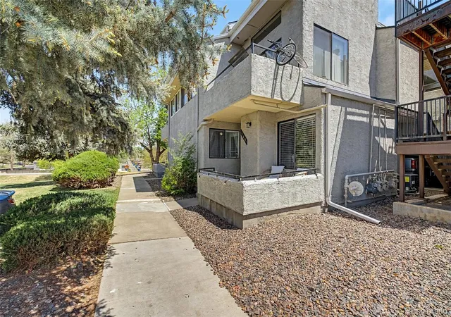 4th image of 1845 Kendall St, Lakewood, CO 80214