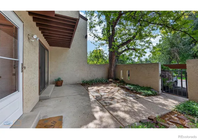 Photo 2 of Townhouse for sale at 2663 Grapewood Ln, Boulder, CO 80304 | MLS# IR1058108 | Listing updated on 2026-09-22