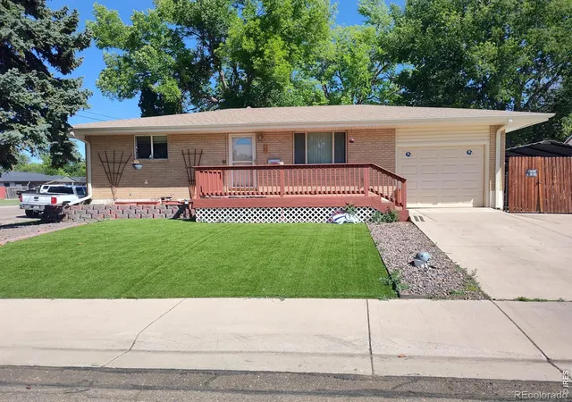 Homes for sale in Longmont, CO | 2 Forsyth Dr, Longmont, CO 80504 | MLS# IR1058129