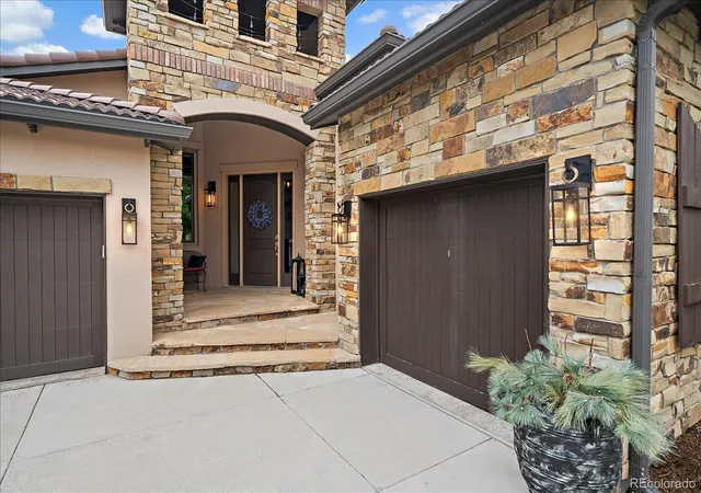Photo 2 of Single family home for sale at 8000 Raphael Ln, Littleton, CO 80125 | MLS# 5144811 | Listing updated on 2026-10-02