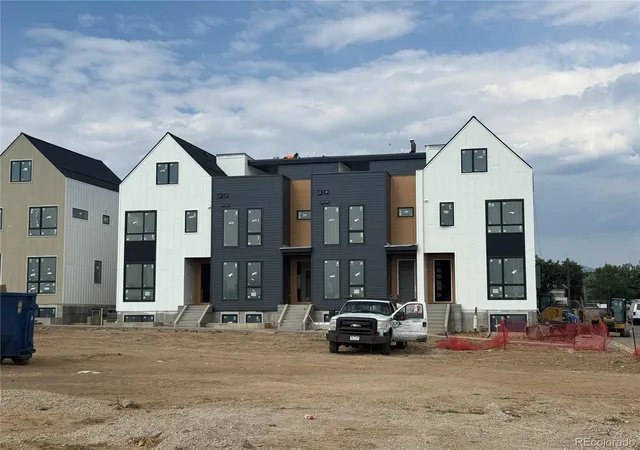 Photo 1 of Townhouse for sale at 564 Lombardi Cir, Louisville, CO 80027 | MLS# 4877675 | Listing updated on 2026-08-11