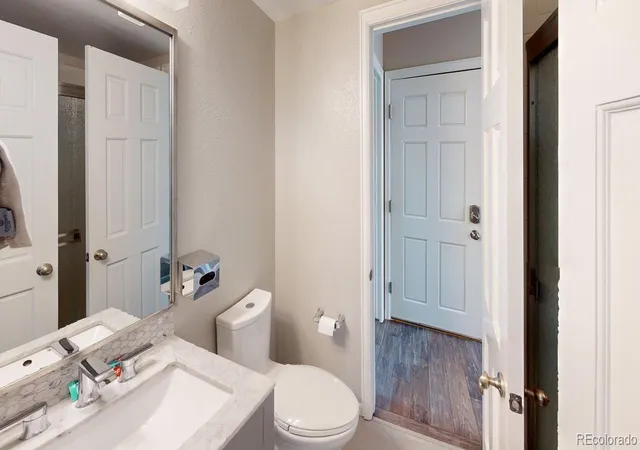 Photo 3 of Single family home for sale at 8958 Forrest Dr, Highlands Ranch, CO 80126 | MLS# 3350262 | Listing updated on 2026-06-30