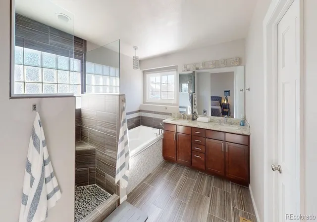 Photo 4 of Single family home for sale at 8958 Forrest Dr, Highlands Ranch, CO 80126 | MLS# 3350262 | Listing updated on 2026-06-30