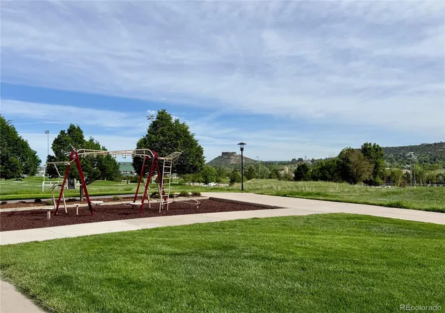 Homes for sale in Castle Rock, CO | 1894 Oakcrest Circle, Castle Rock, CO 80104 | Houzeo